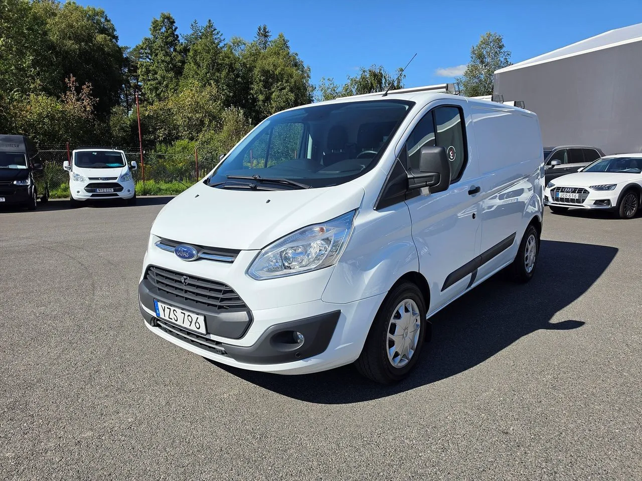 Vehicle image 9