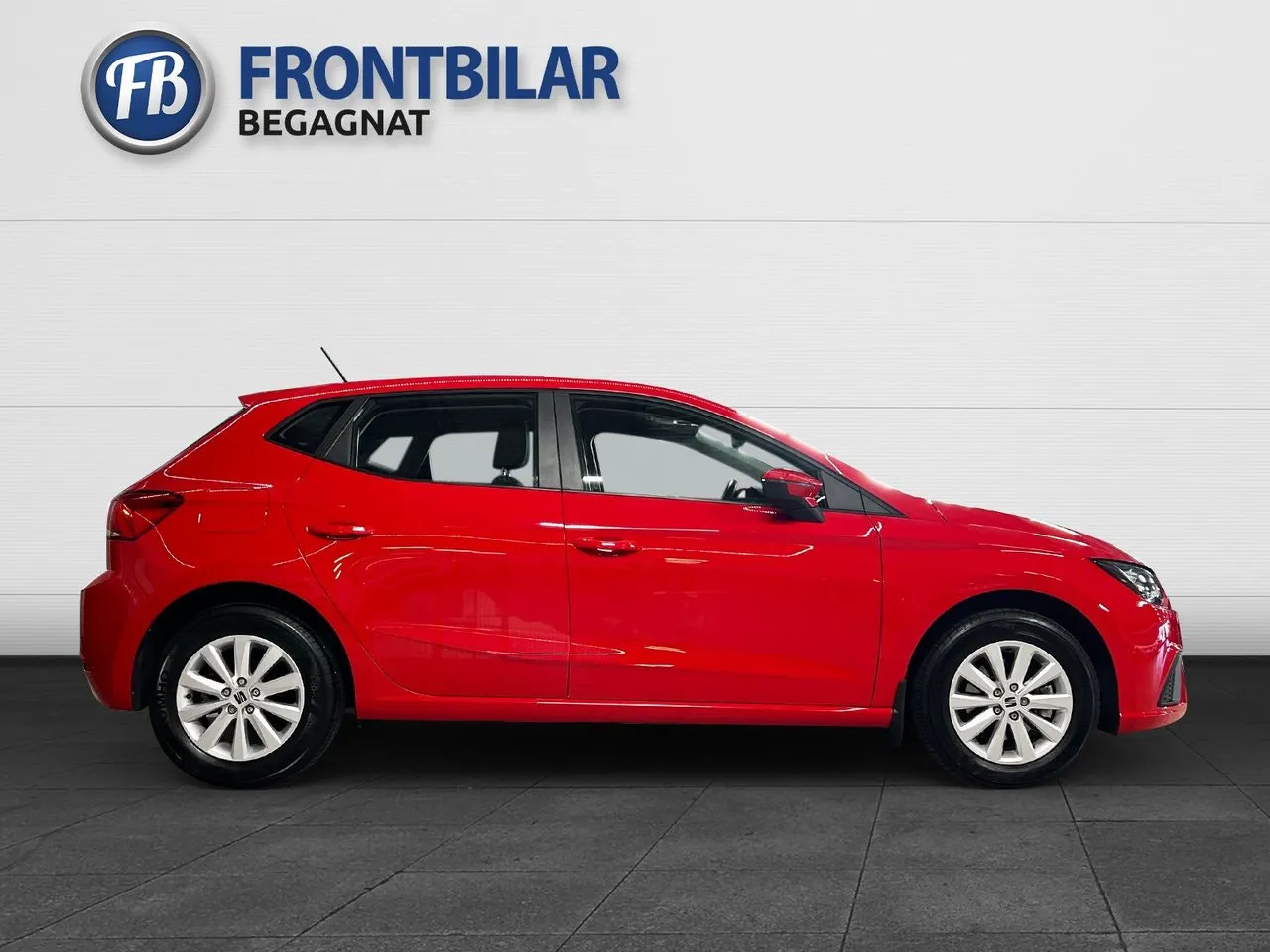 Vehicle image 5