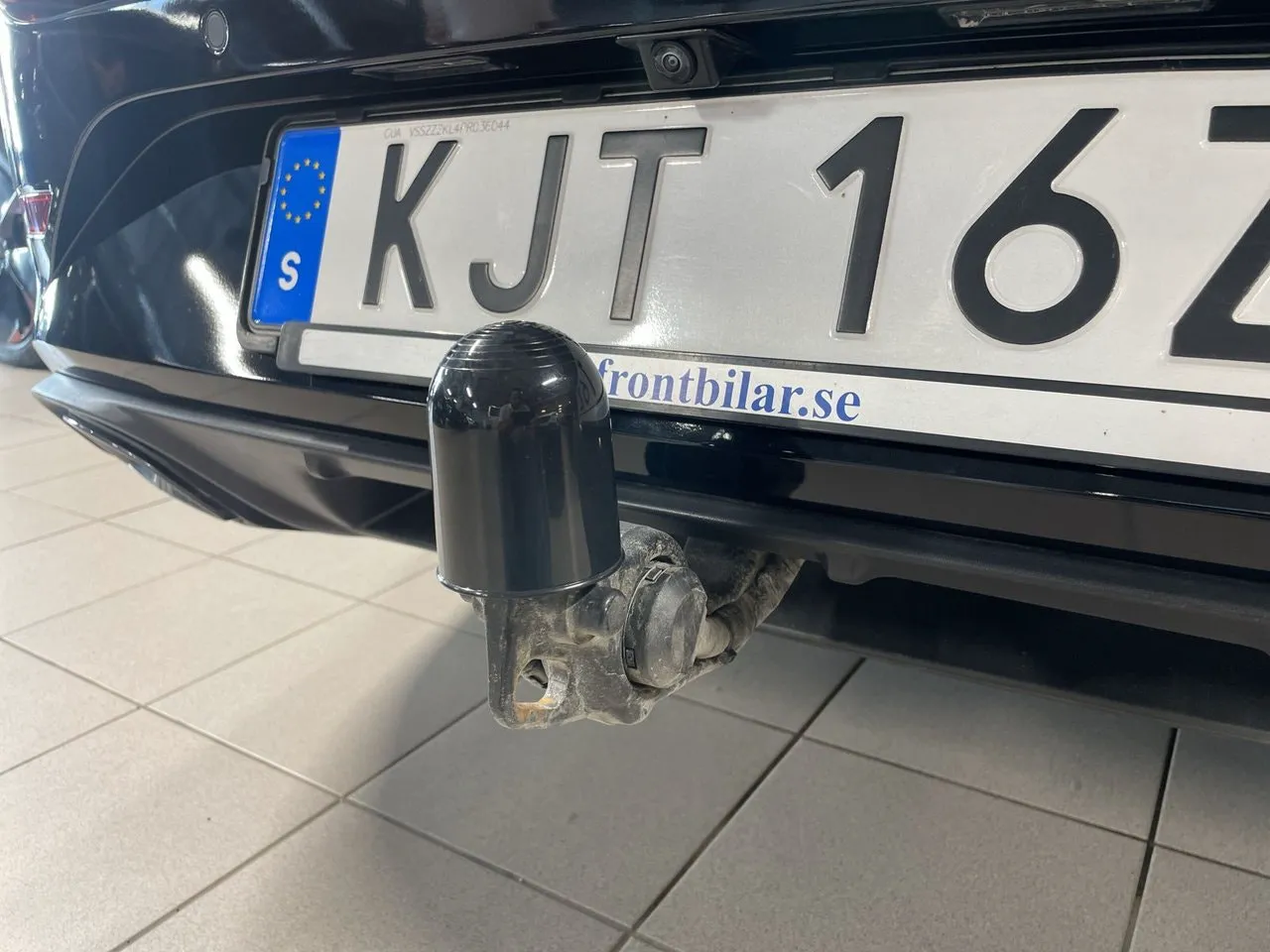 Vehicle image 16