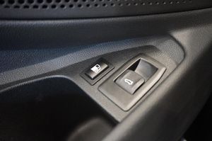 BMW 330 bild 8