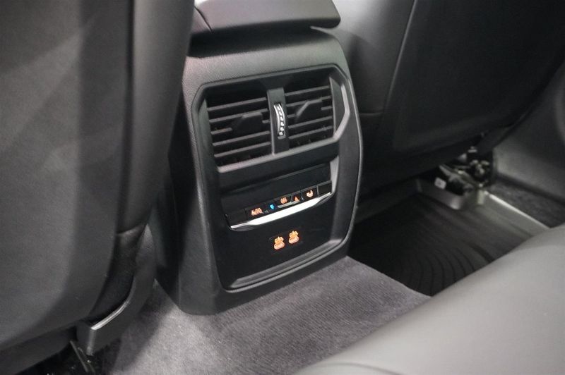 BMW 330 bild 10