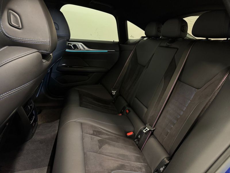 BMW i4 bild 12