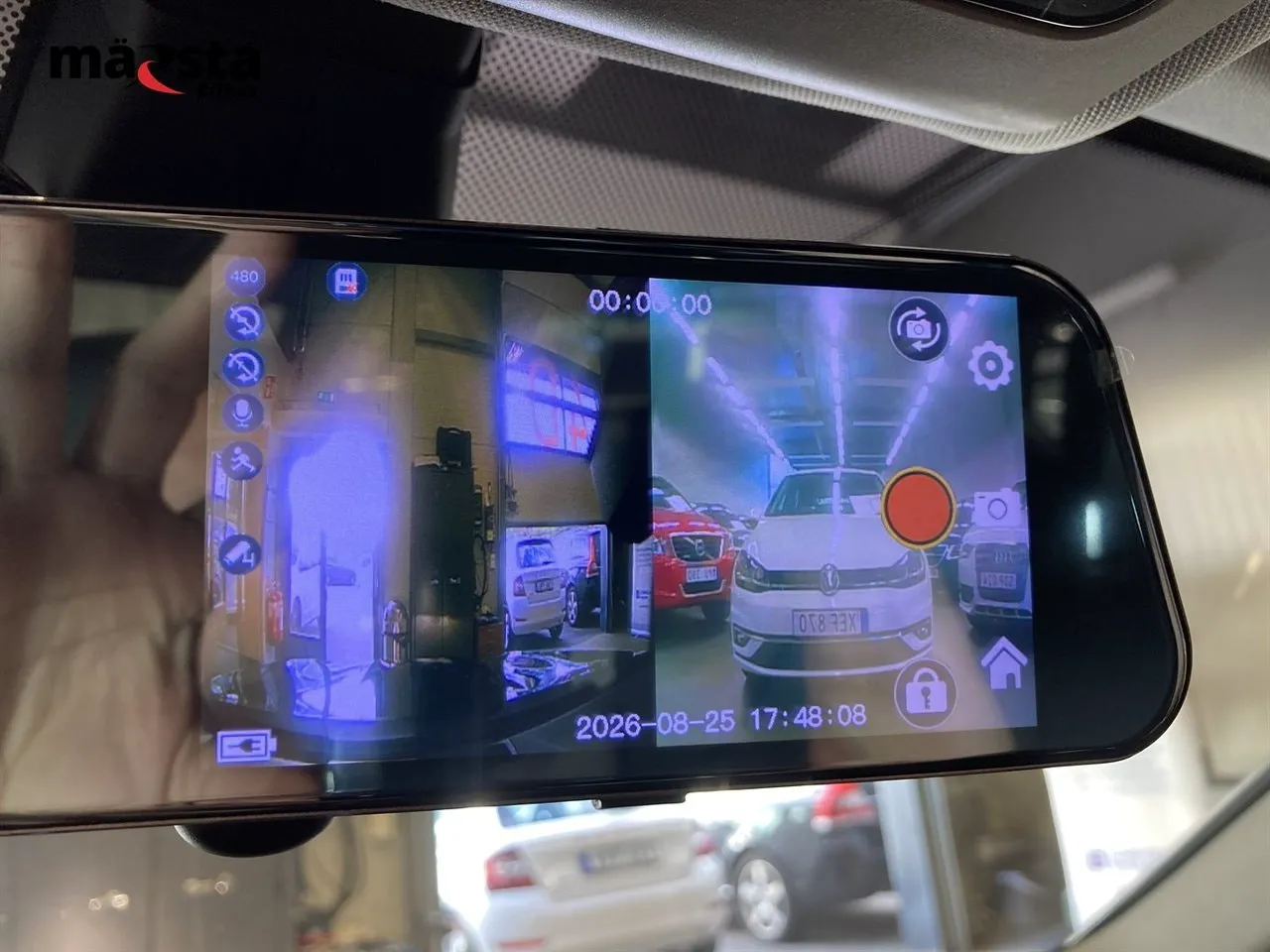 Vehicle image 18