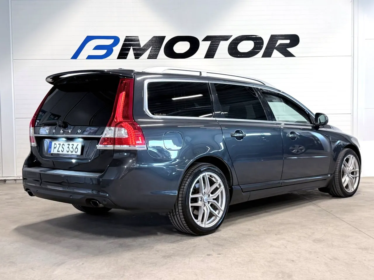 Vehicle image 7