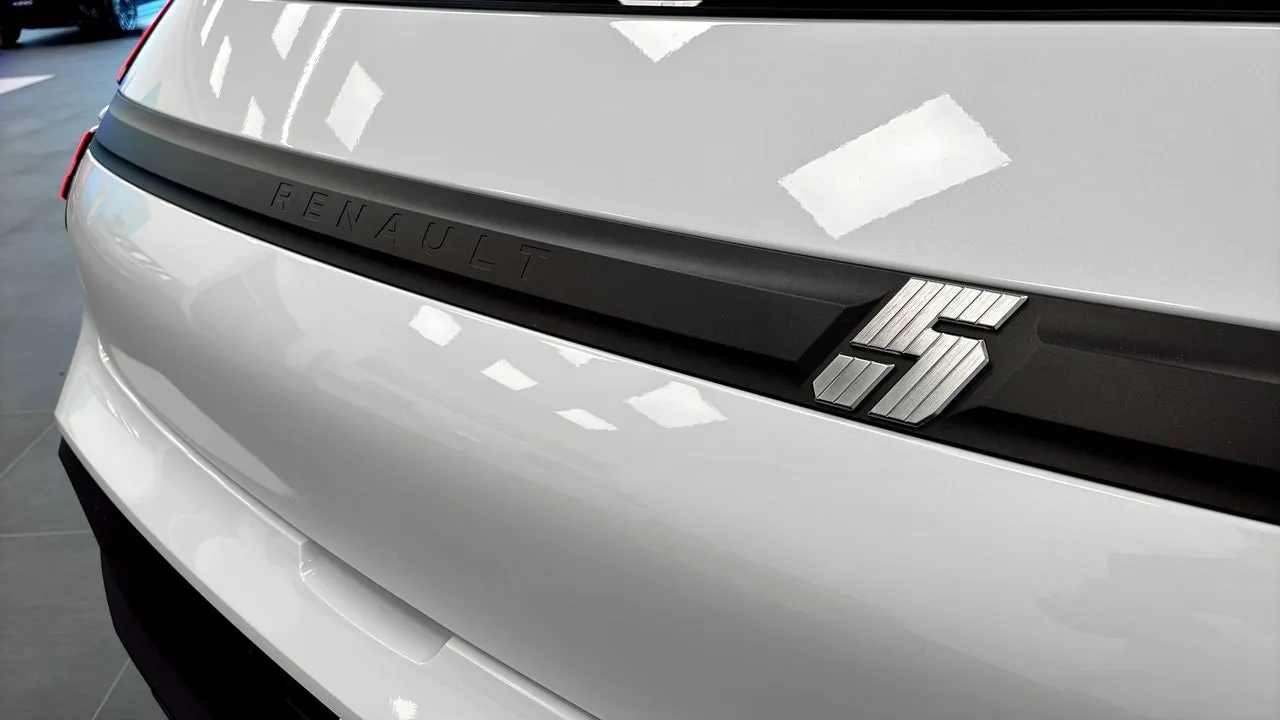 Vehicle image 22