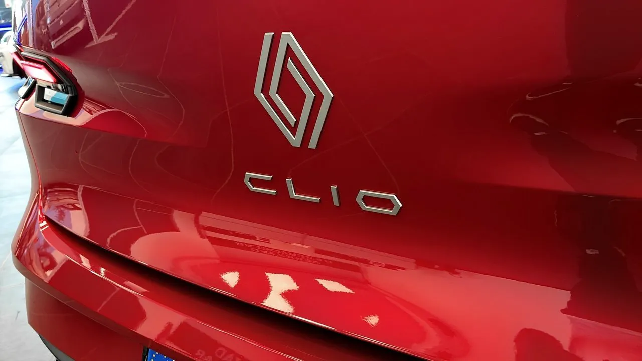 Vehicle image 22