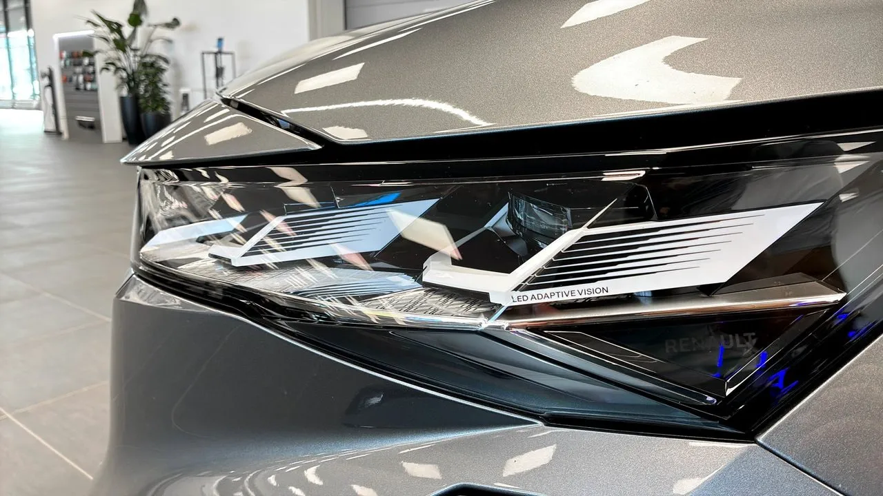 Vehicle image 21