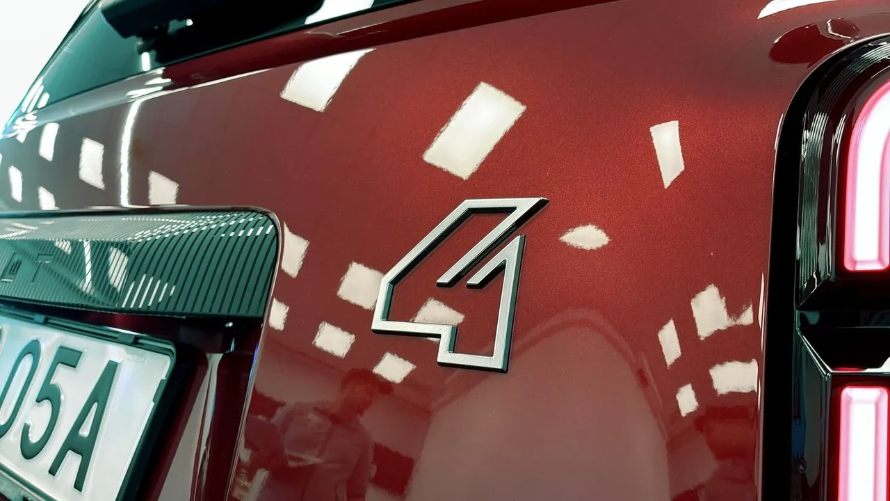 Vehicle image 11