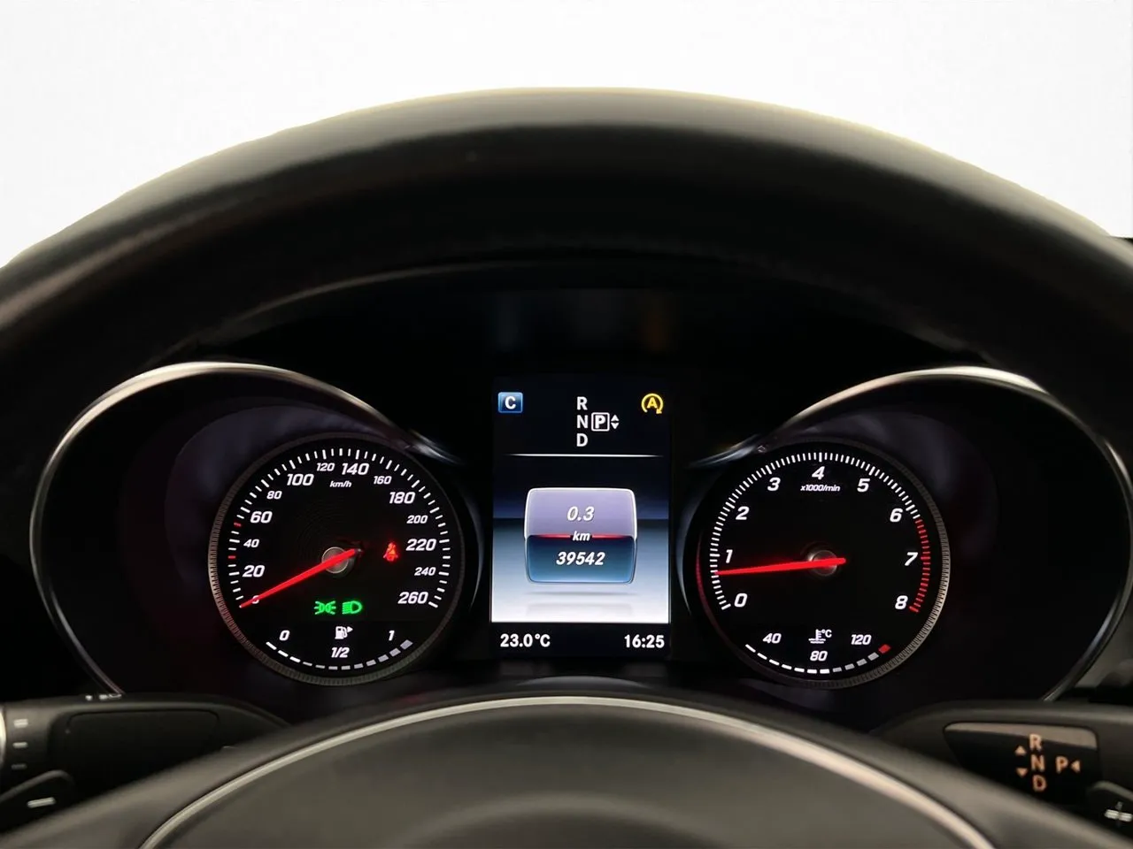 Vehicle image 15
