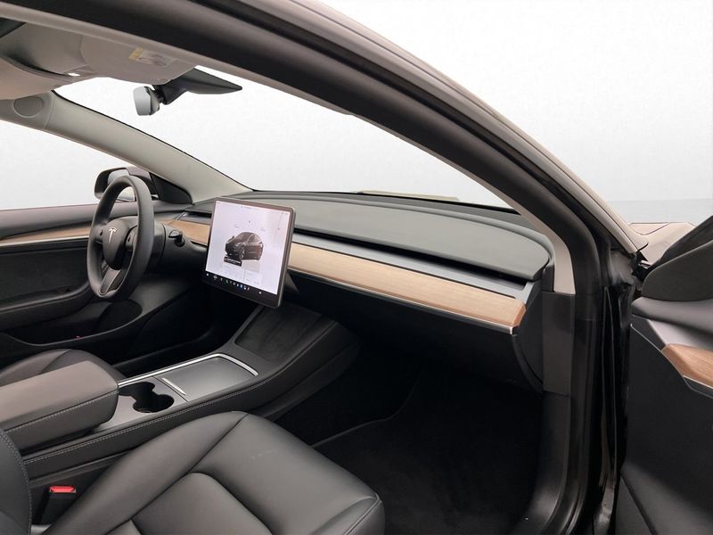 Tesla Model 3 bild 23