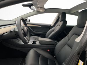 Tesla Model 3 bild 11