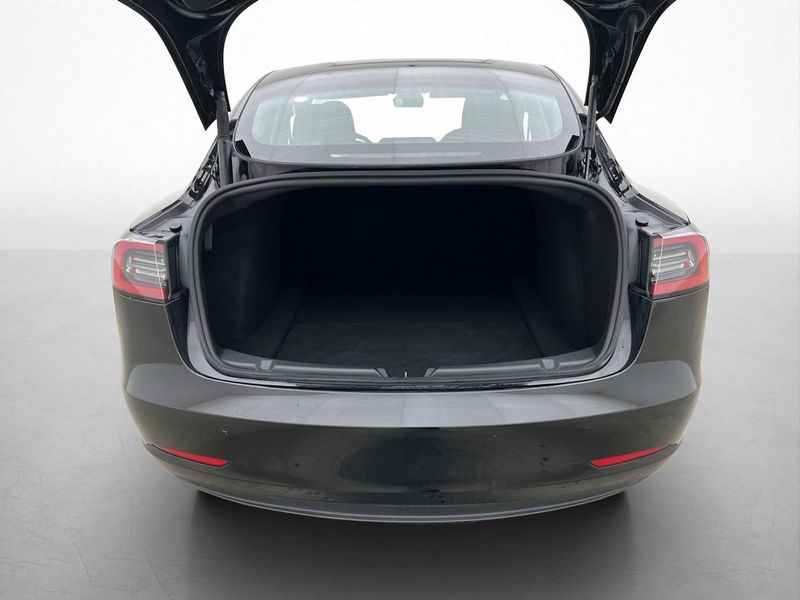 Tesla Model 3 bild 26