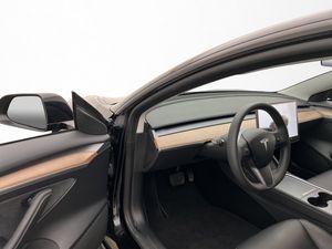 Tesla Model 3 bild 10