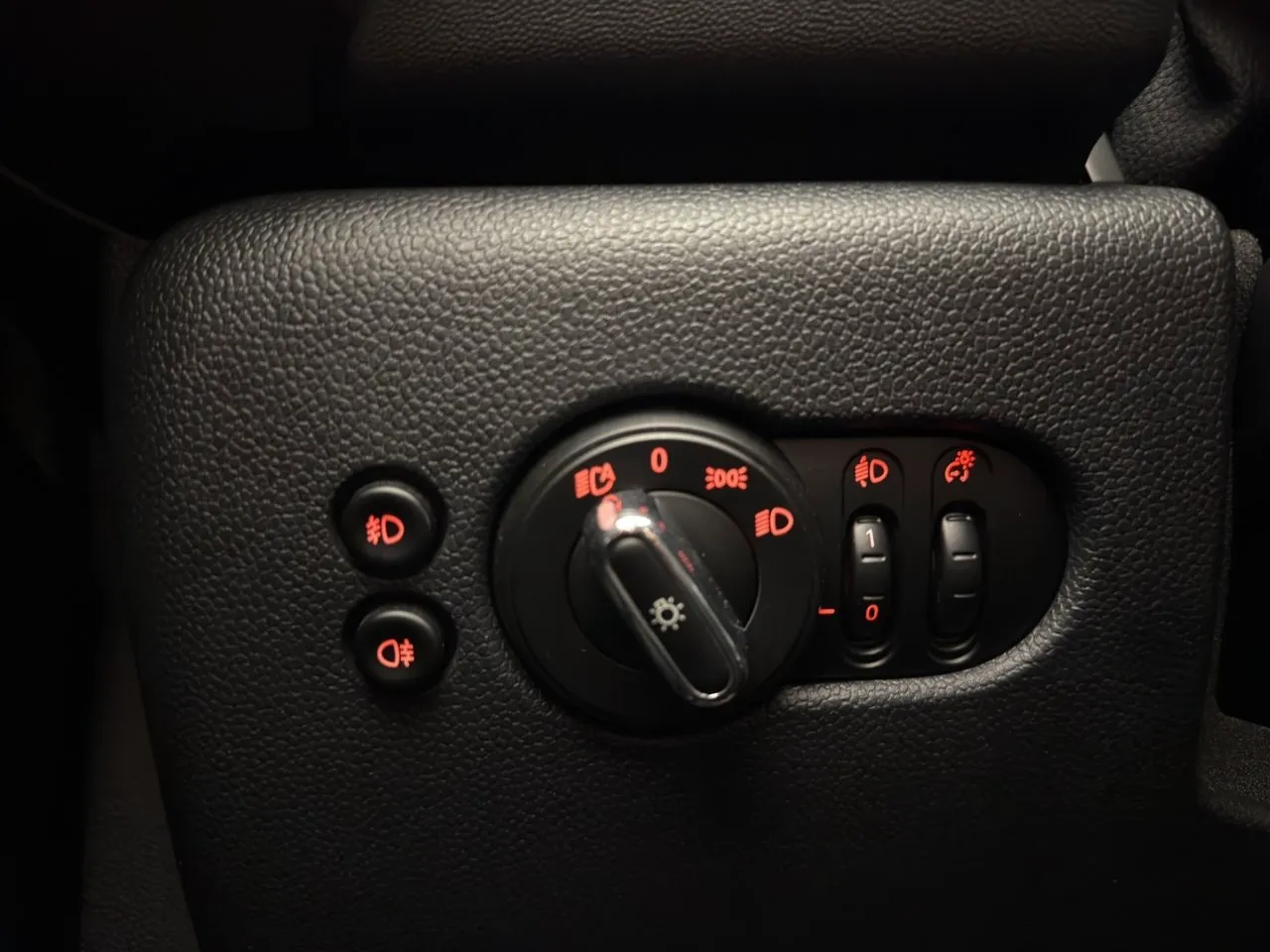 Vehicle image 24