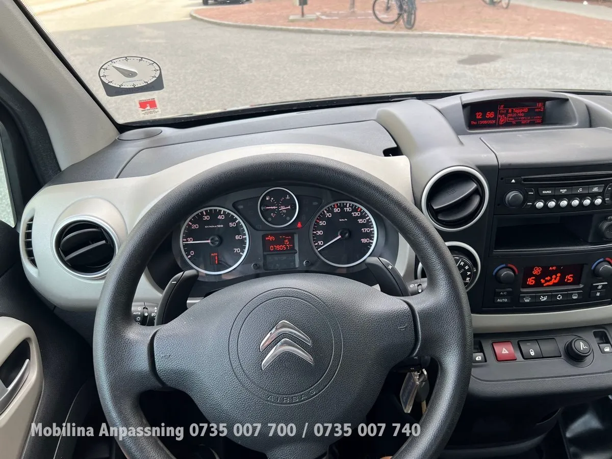 Vehicle image 34