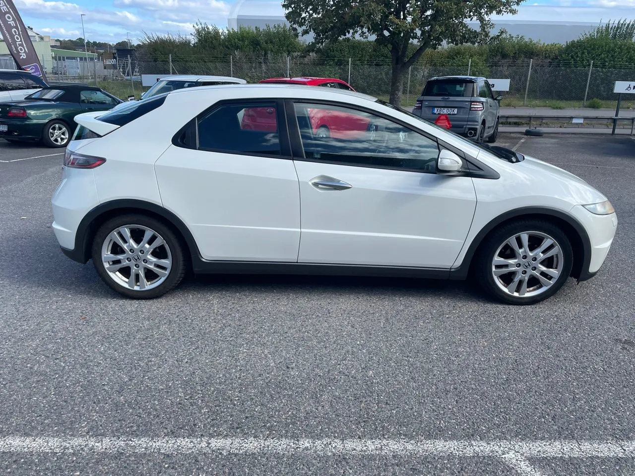 Vehicle image 3