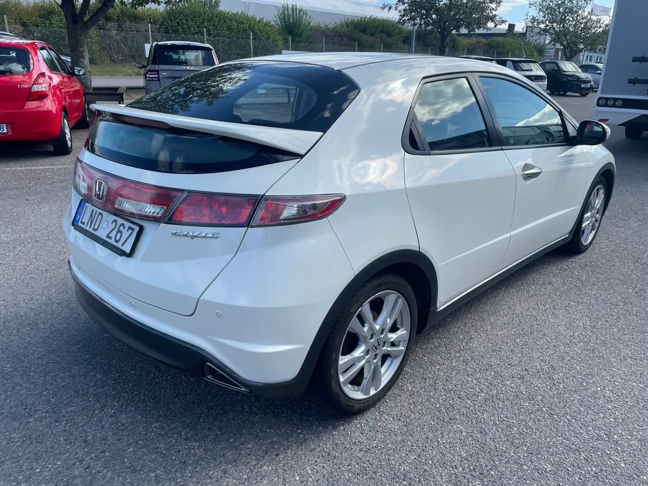 Vehicle image 4