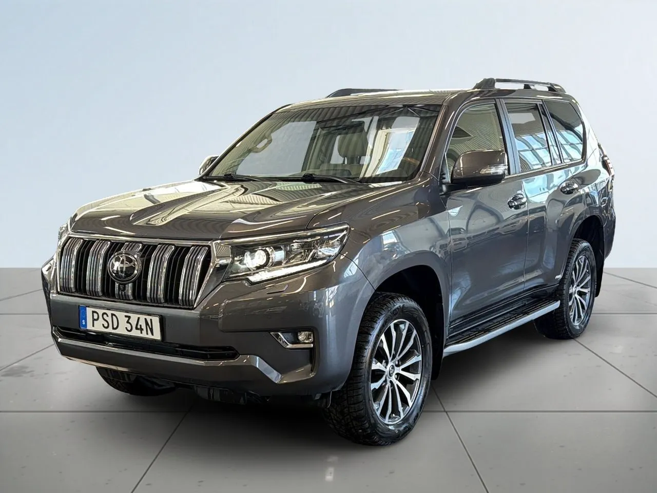Vehicle image 15