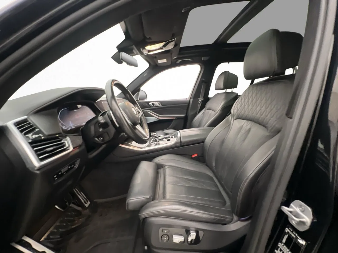 Vehicle image 35
