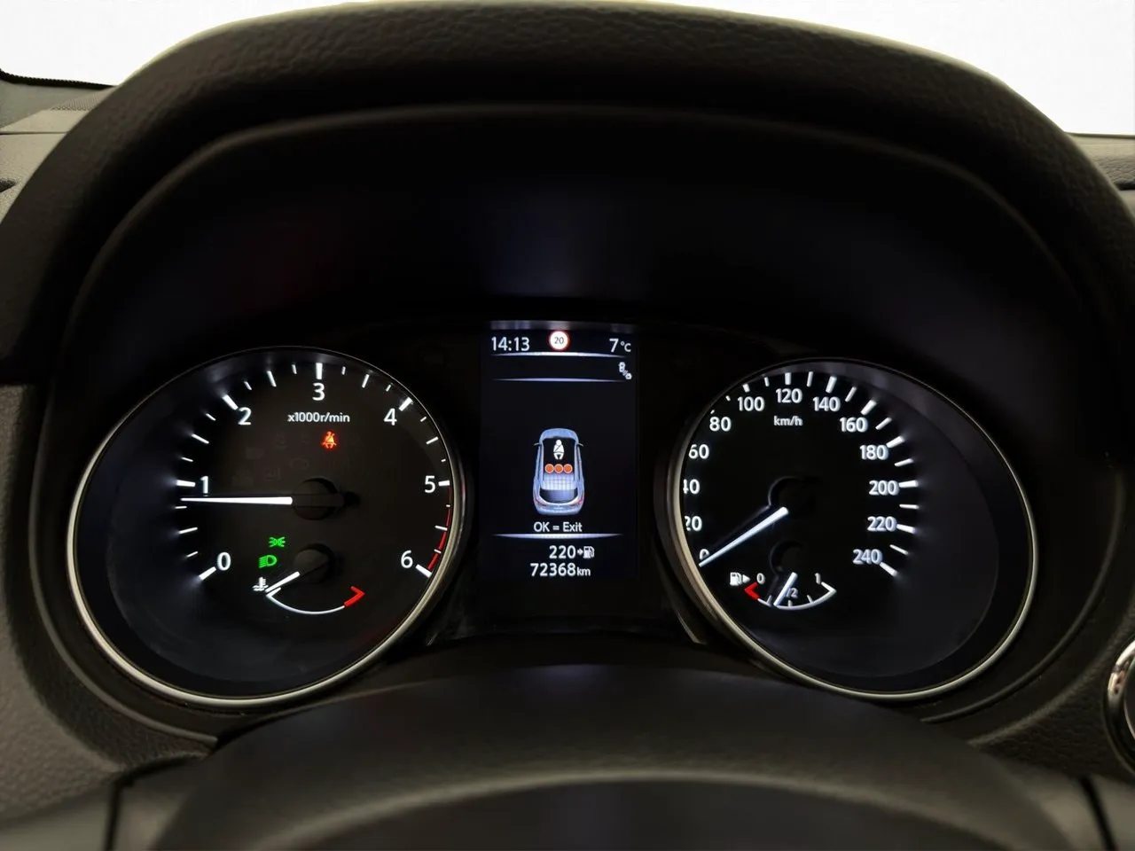 Vehicle image 14