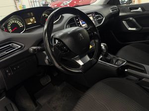 Peugeot 308 SW bild 8