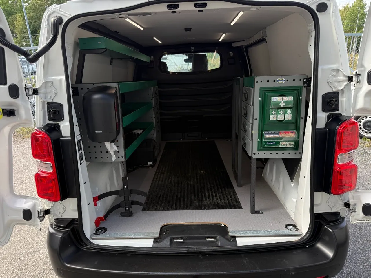 Vehicle image 8