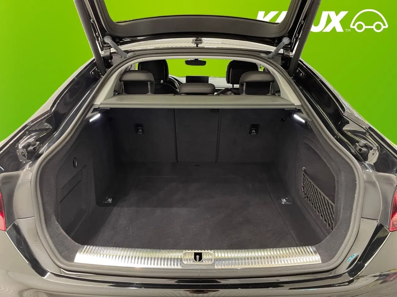 Vehicle image 15