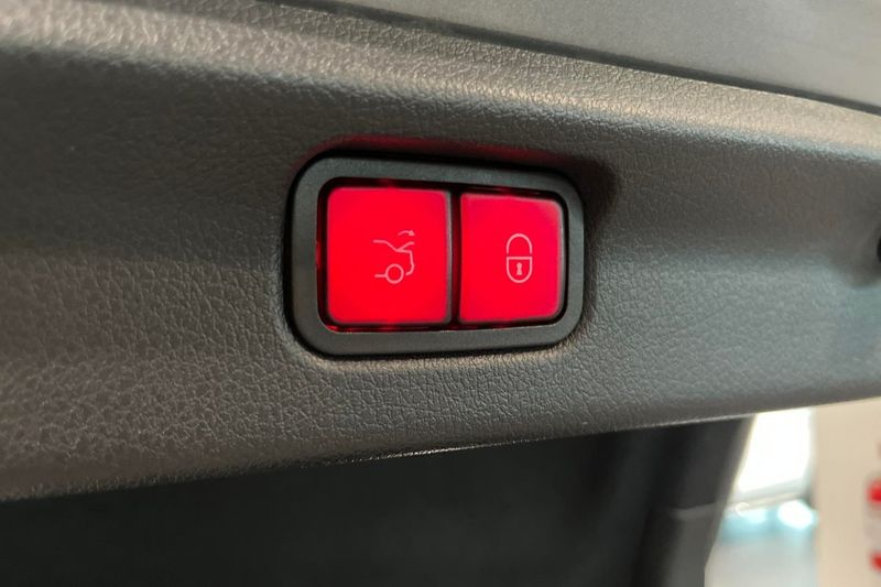 Mercedes EQE300 bild 14