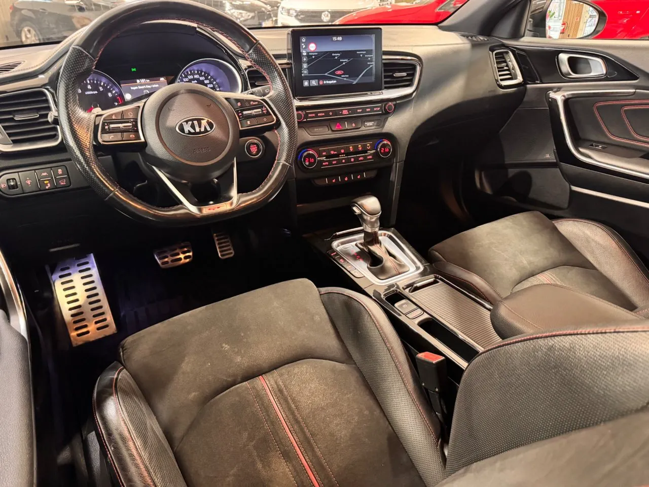 Vehicle image 15