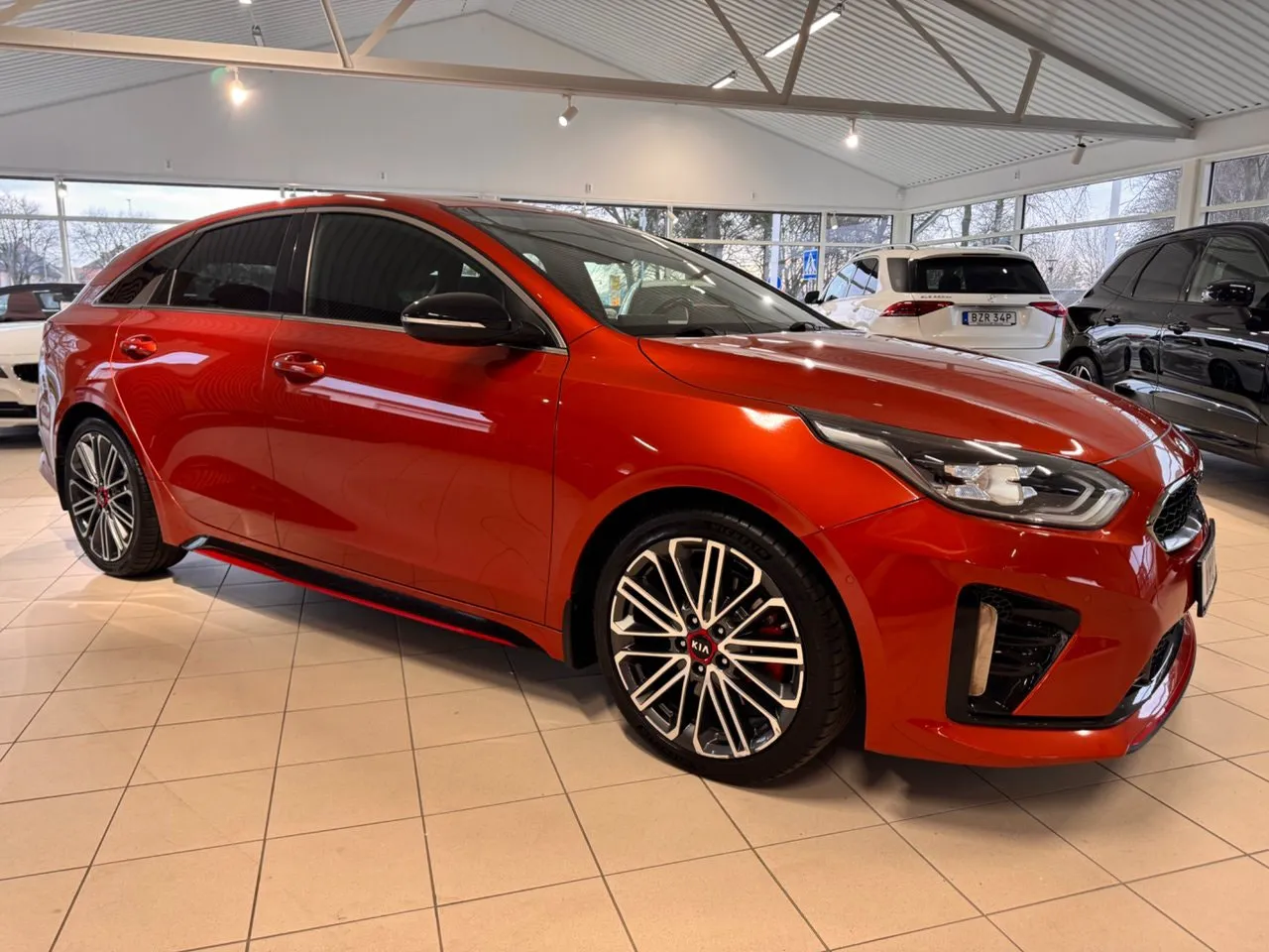 Vehicle image 10