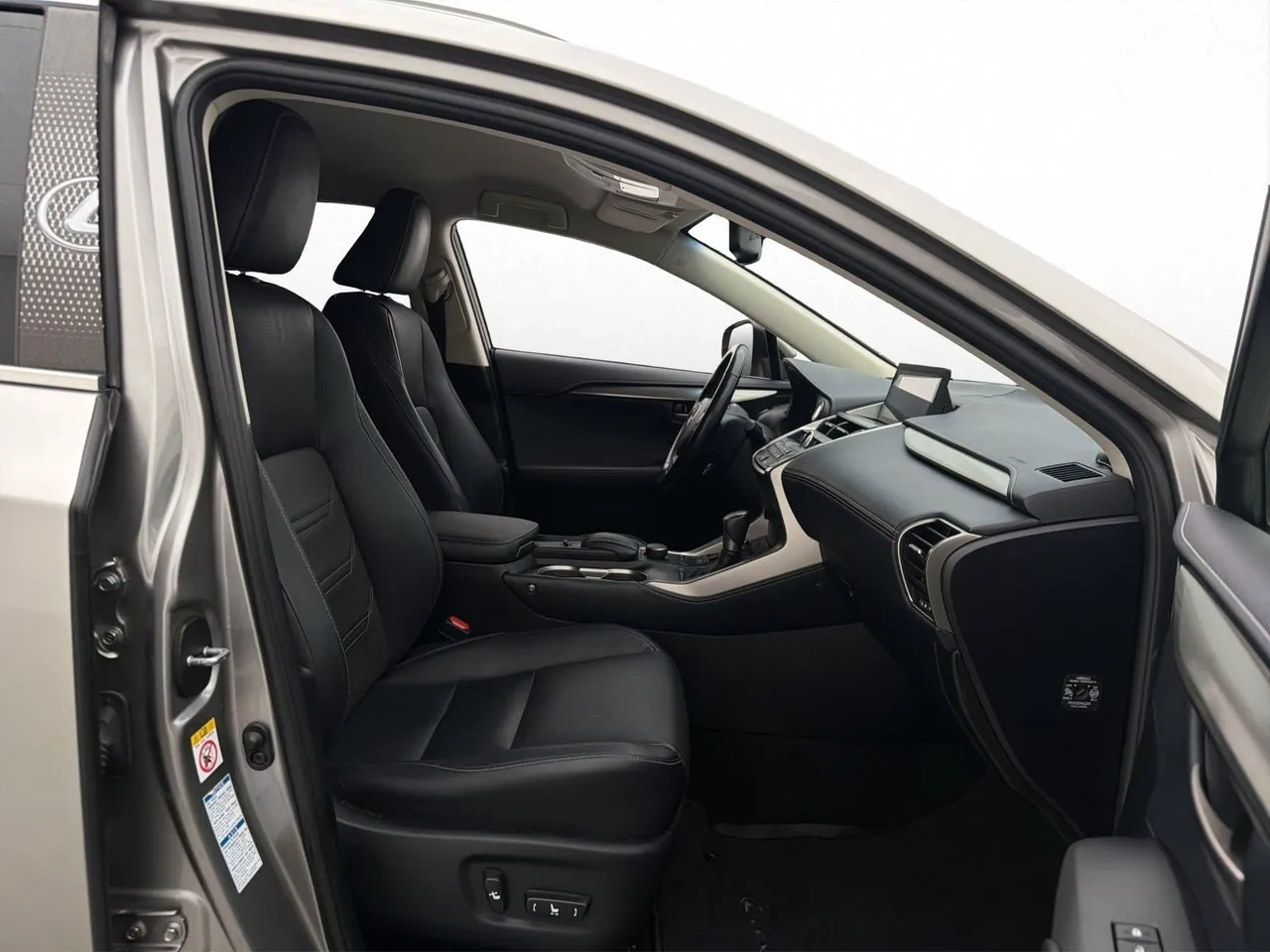 Vehicle image 16