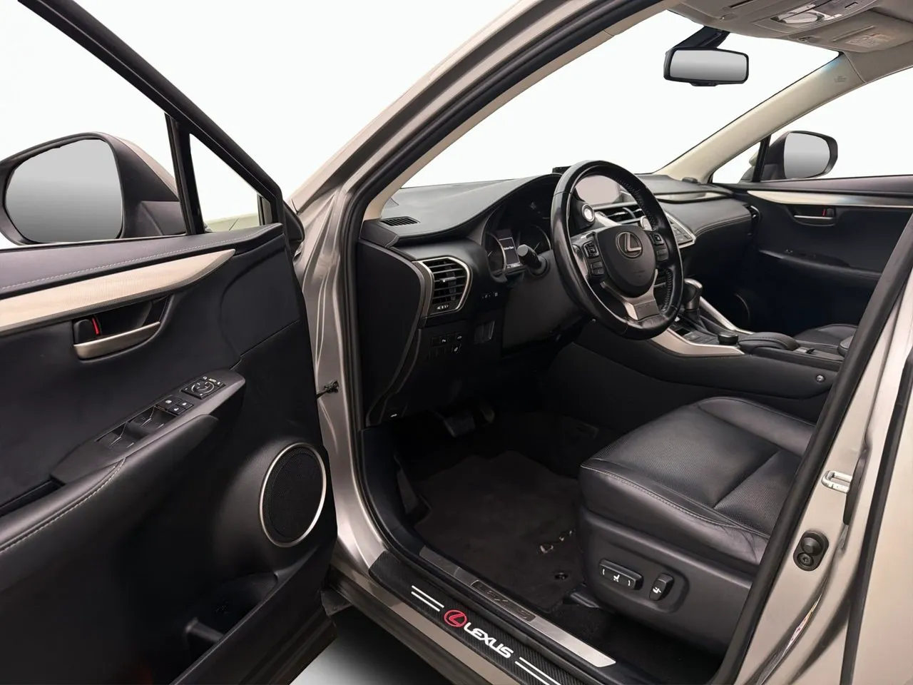 Vehicle image 30