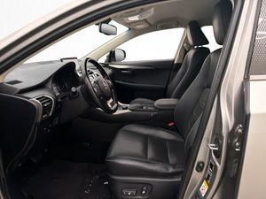 Lexus NX bild 10