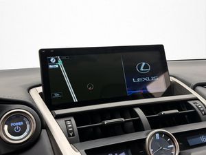 Lexus NX bild 18