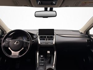 Lexus NX bild 16
