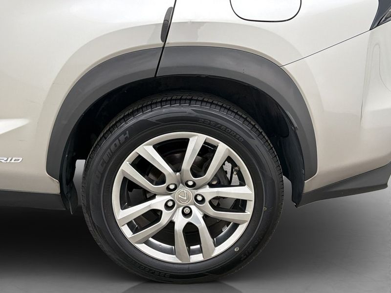 Lexus NX bild 28