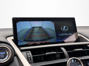 Lexus NX bild 17