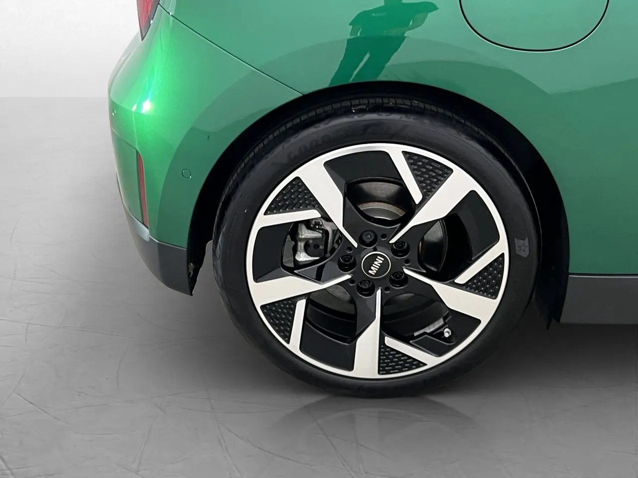 Vehicle image 30