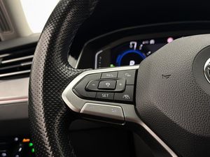 Volkswagen Passat bild 13