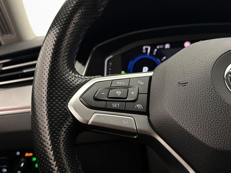 Volkswagen Passat bild 13