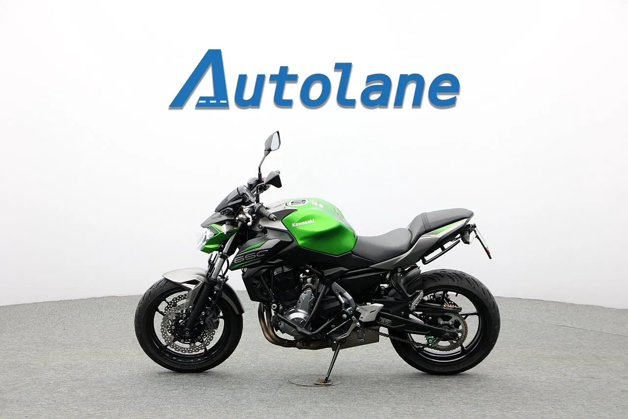 Vehicle image 8