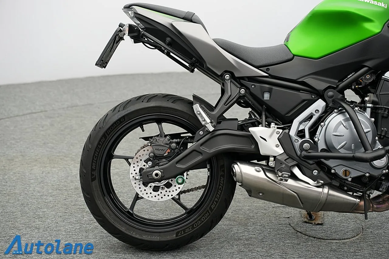Vehicle image 9