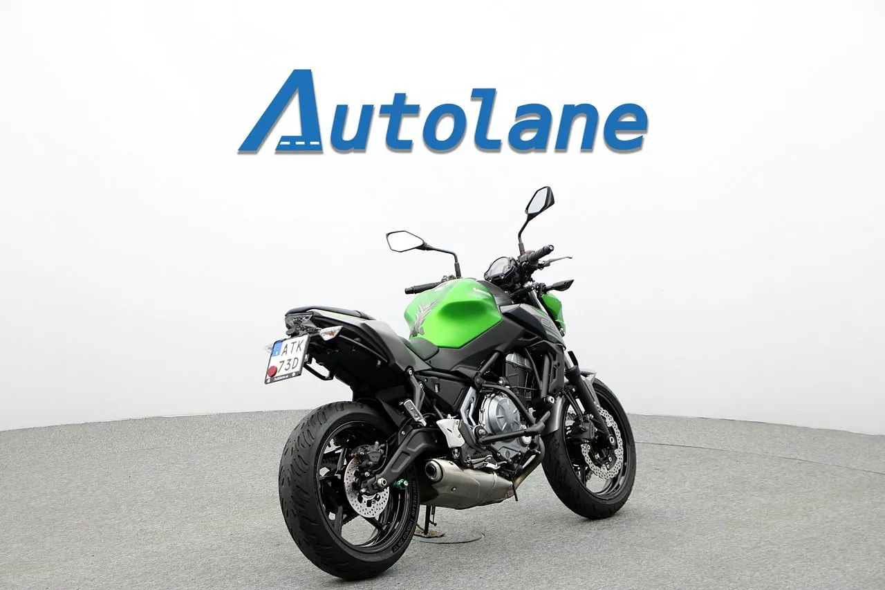 Vehicle image 4