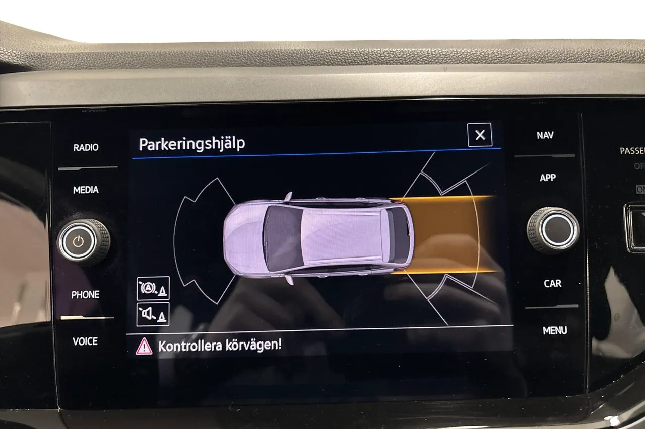 Vehicle image 21