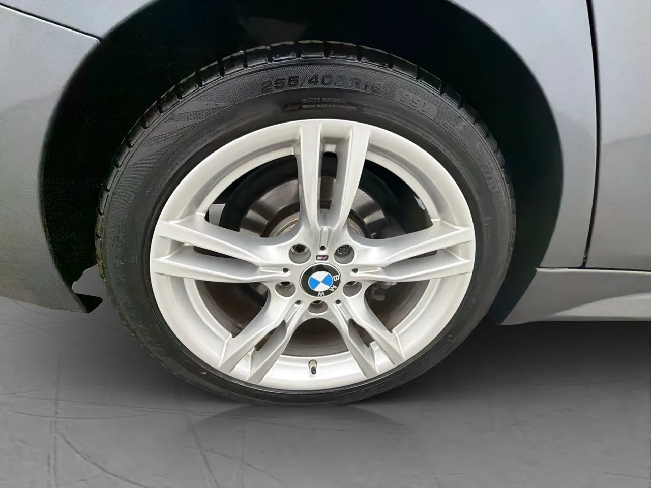 Vehicle image 30