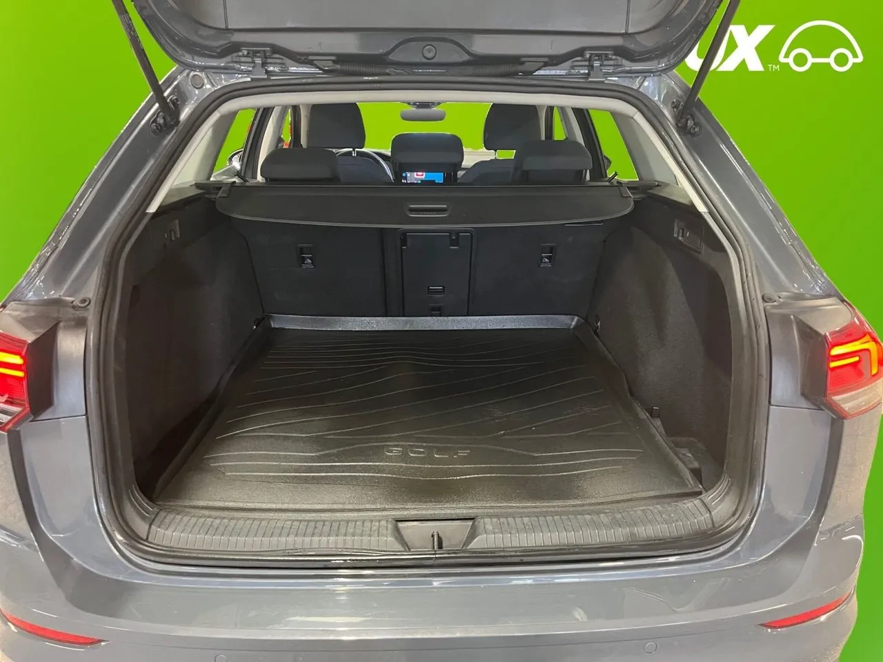 Vehicle image 14