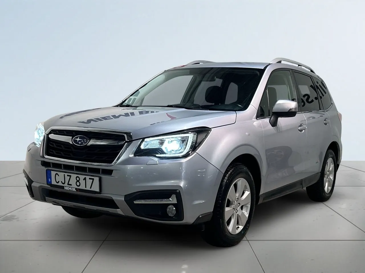 Vehicle image 16