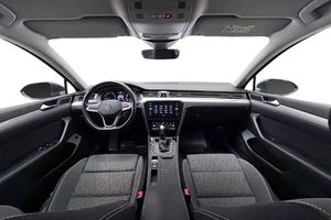 Volkswagen Passat bild 15