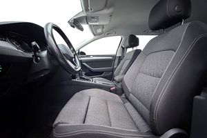 Volkswagen Passat bild 11