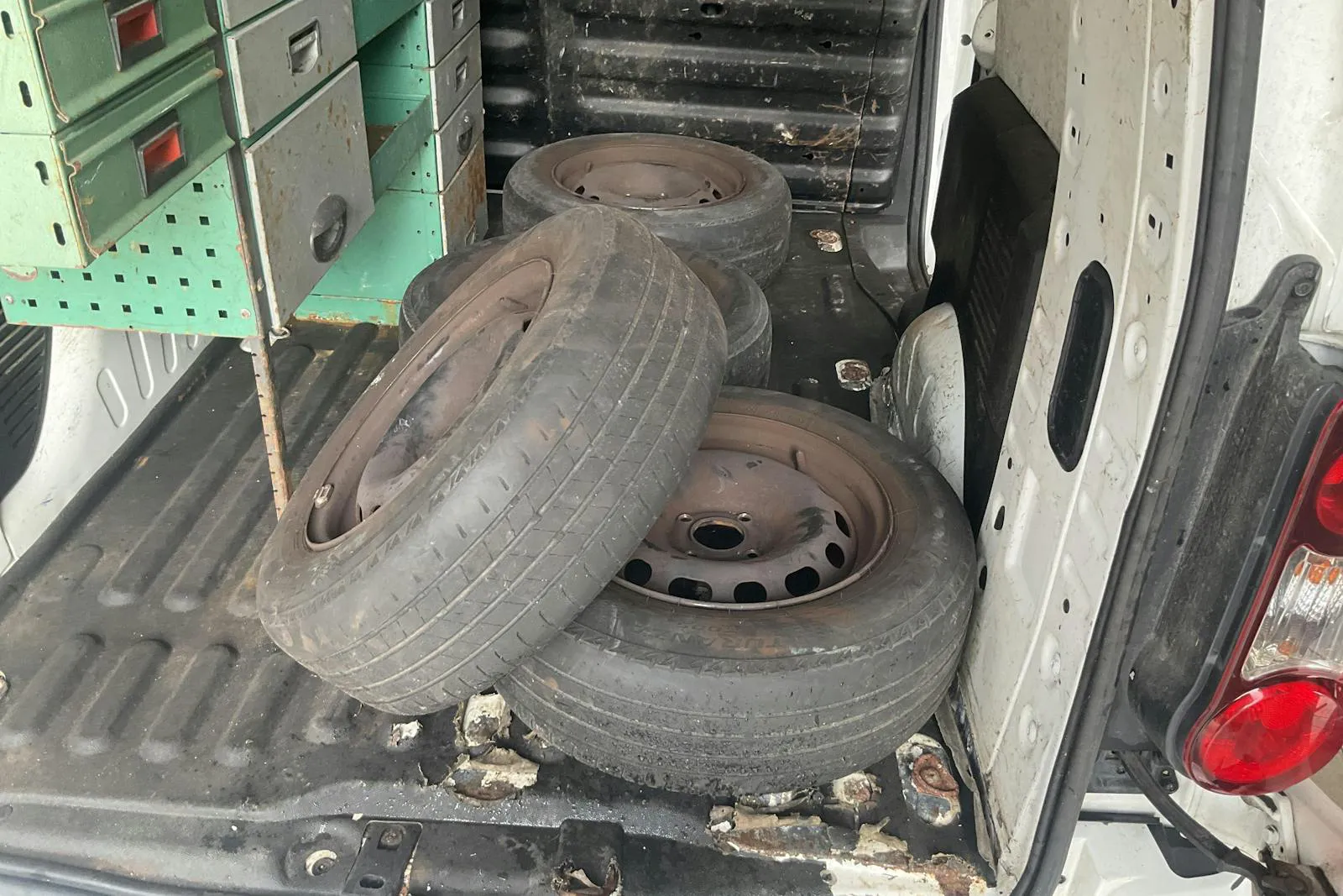 Vehicle image 9